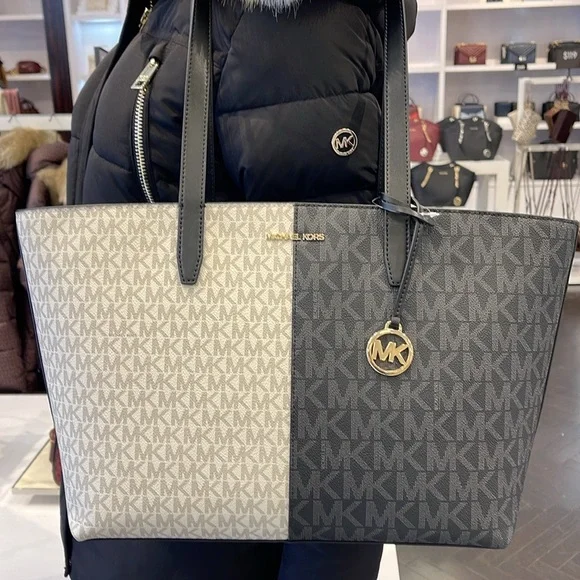 Michael Kors Jet Set Medium Two-Tone Logo Tote Shoulder Bag
BLACK COMBO
NWT - Picture 16 of 16